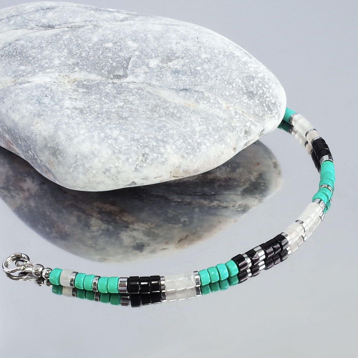 Lumen Line Turquoise Dainty Bracelet (4mm)